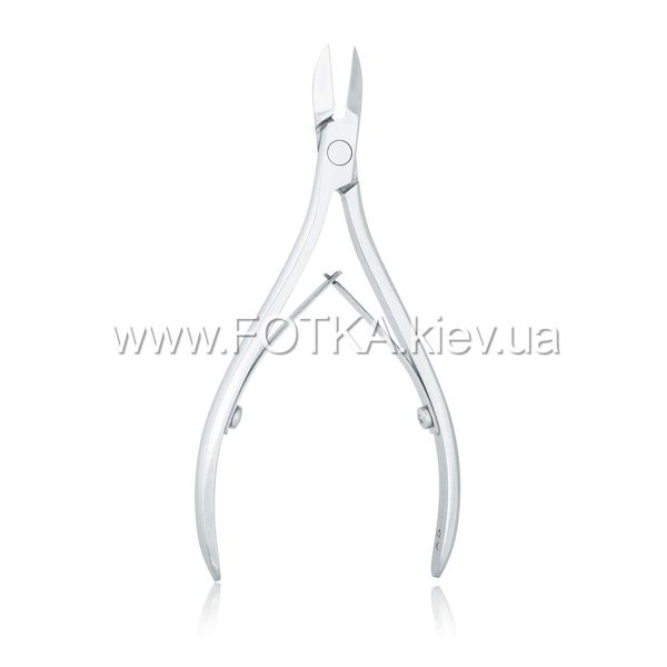 E-commerce photography on a white background of manicure tools - 5